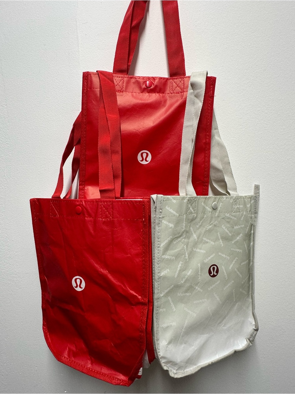 lululemon Red and Cream Reusable Tote Set